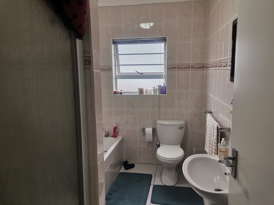 To Let 3 Bedroom Property for Rent in Lovemore Heights Estate Eastern Cape